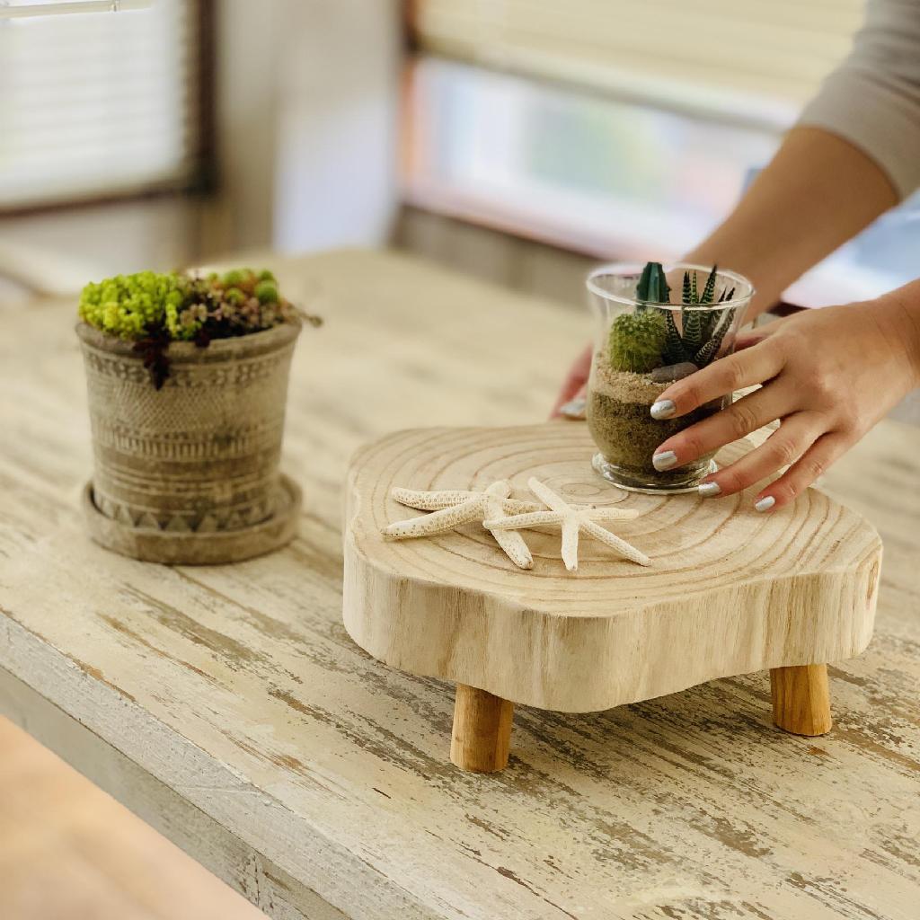 Carving Low Display Stand White